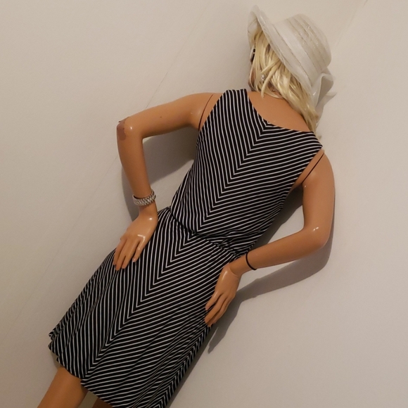 Merona Dresses & Skirts - MERONA STRETCHABLE DRESS SIZE MED